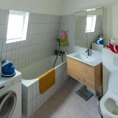 Superb Bright Apt With Cosy Atmosphere Apartamento *